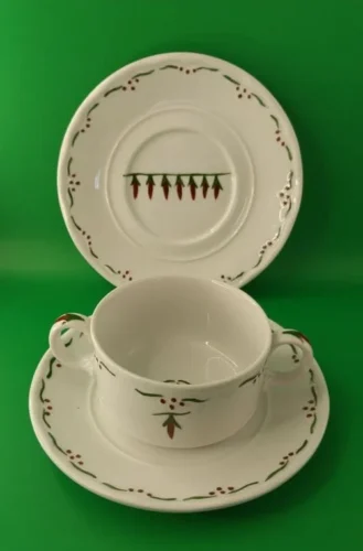 ENSEMBLE TASSE à BOUILLON et SOUS-TASSE