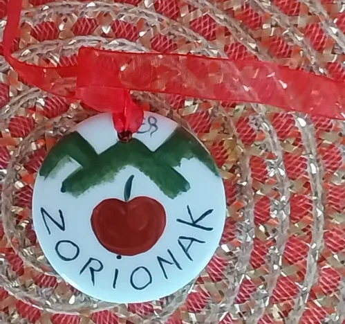 MEDAILLE RONDE ZORIONAK CERISE
